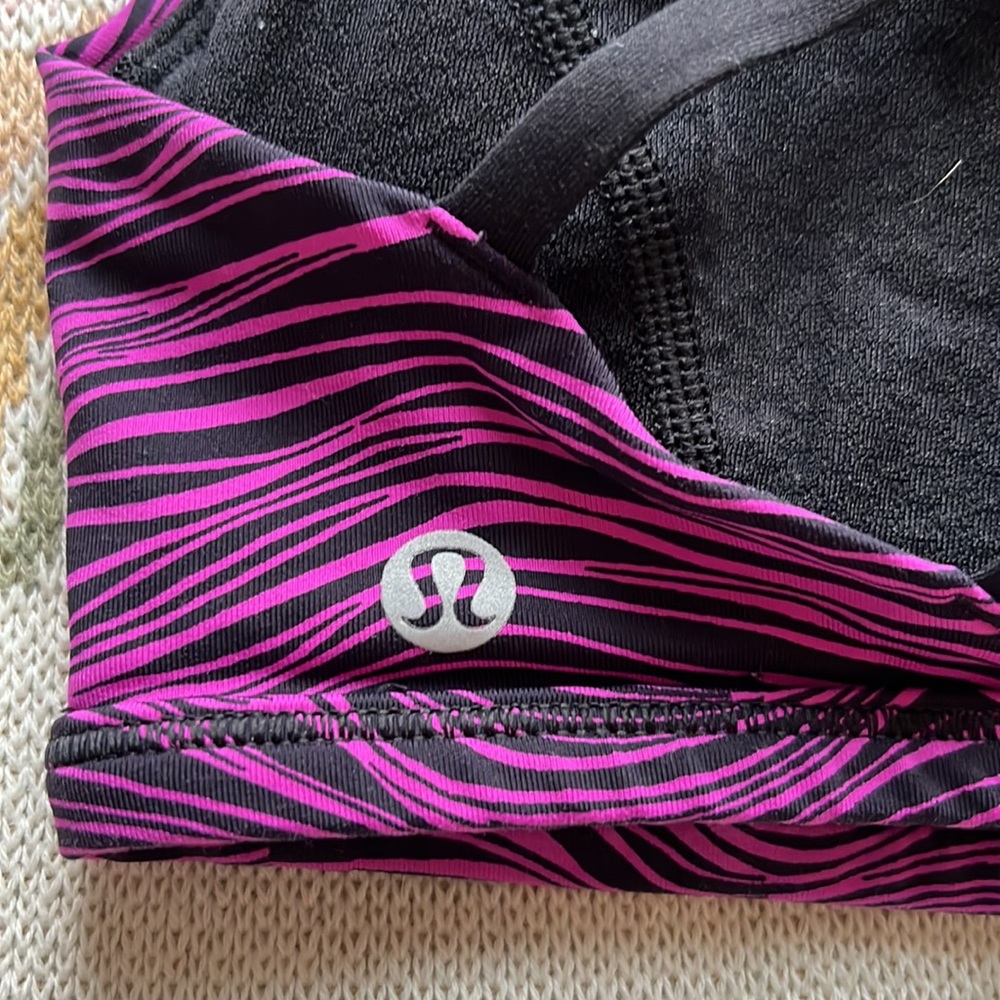 Free to be Lululemon sports bra size 4 - Picture 6 of 11